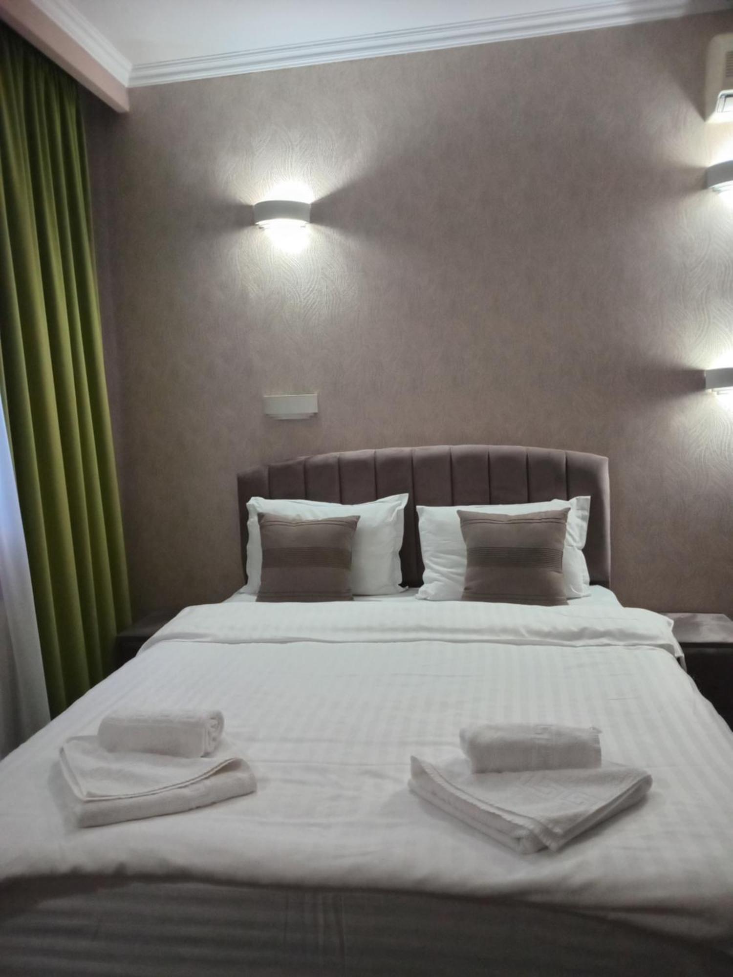 Coliseum Hotel คาลาฟัท ภายนอก รูปภาพ