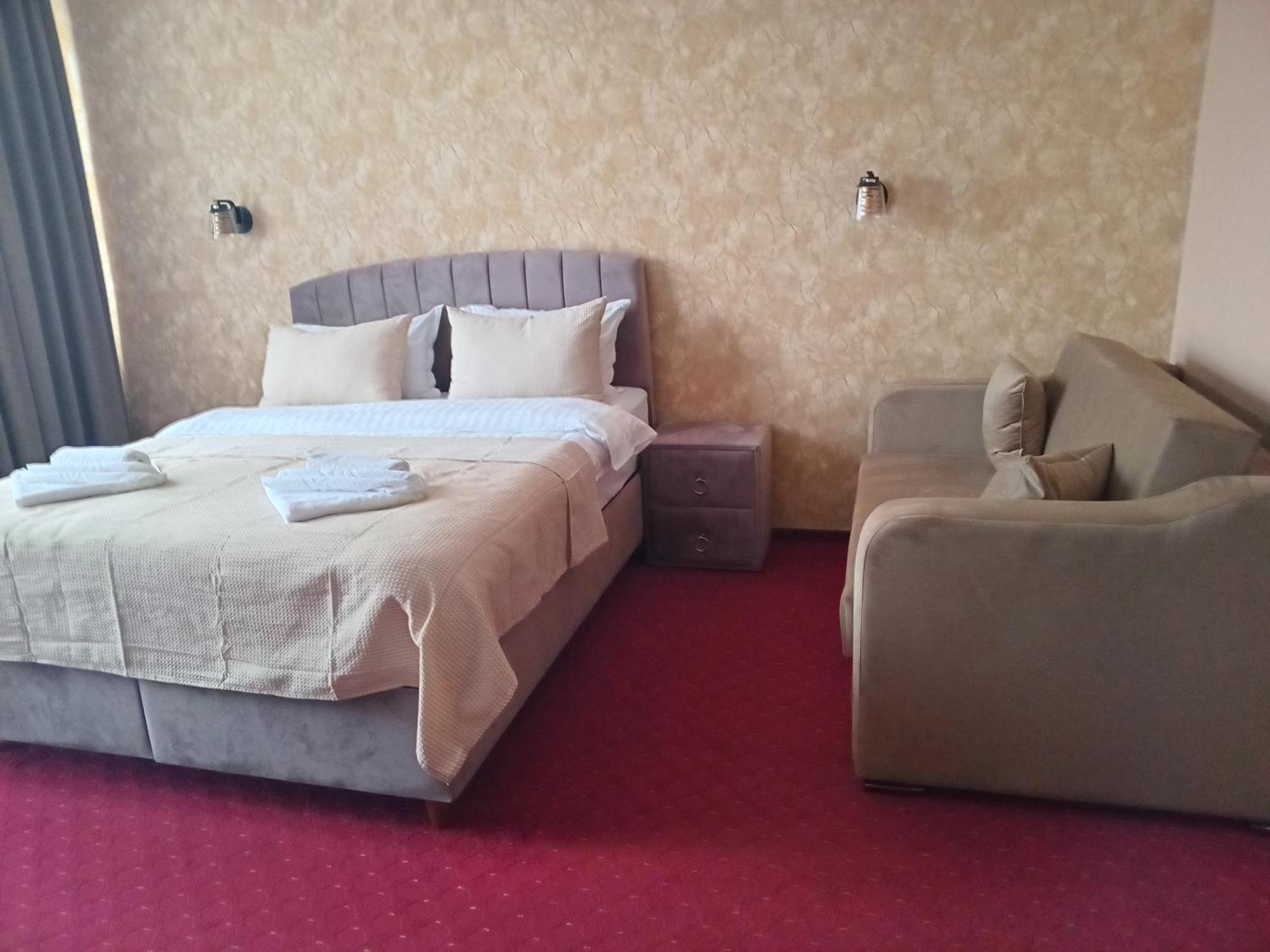 Coliseum Hotel คาลาฟัท ภายนอก รูปภาพ